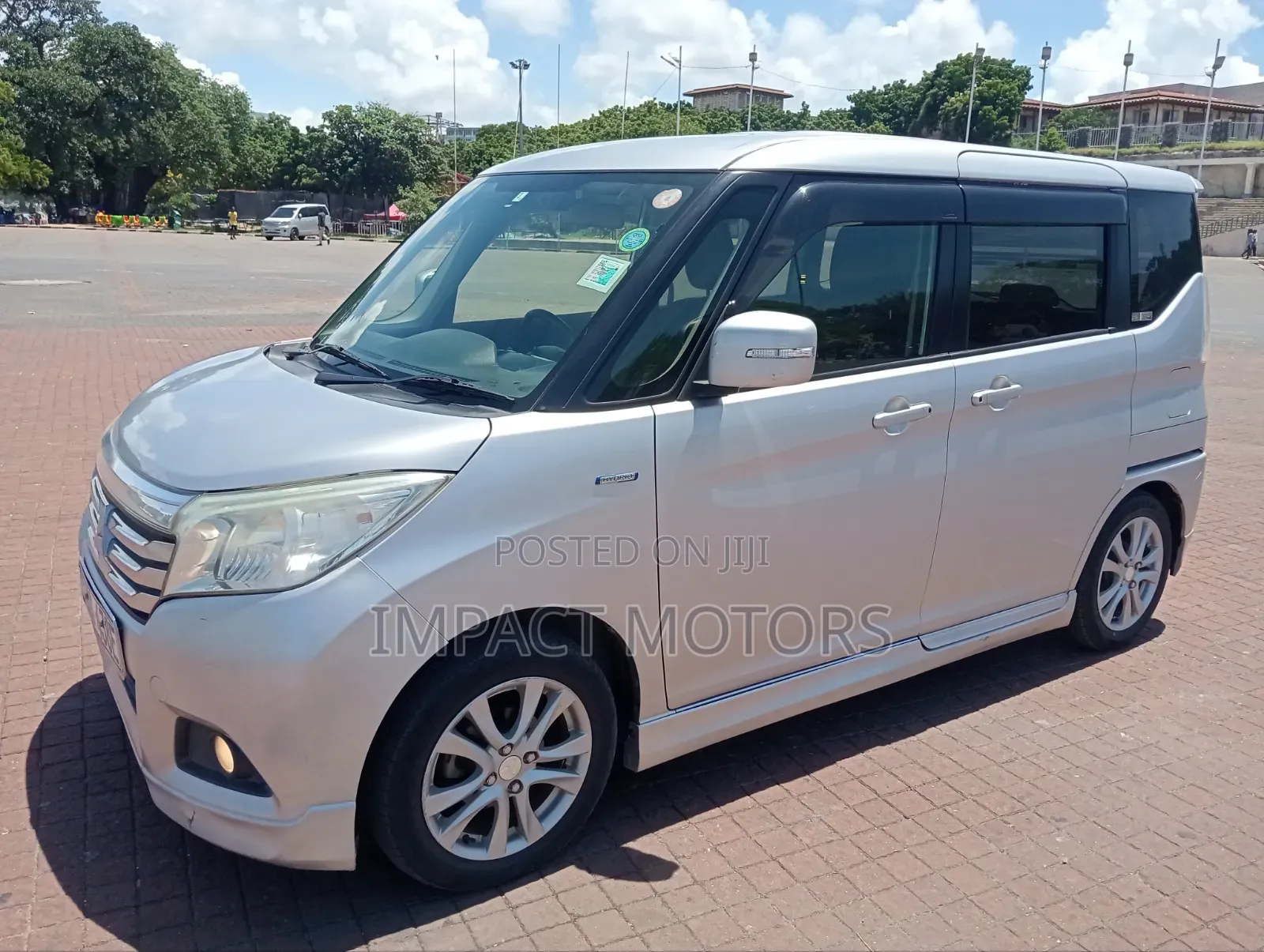 Mitsubishi Delica 2016 Silver