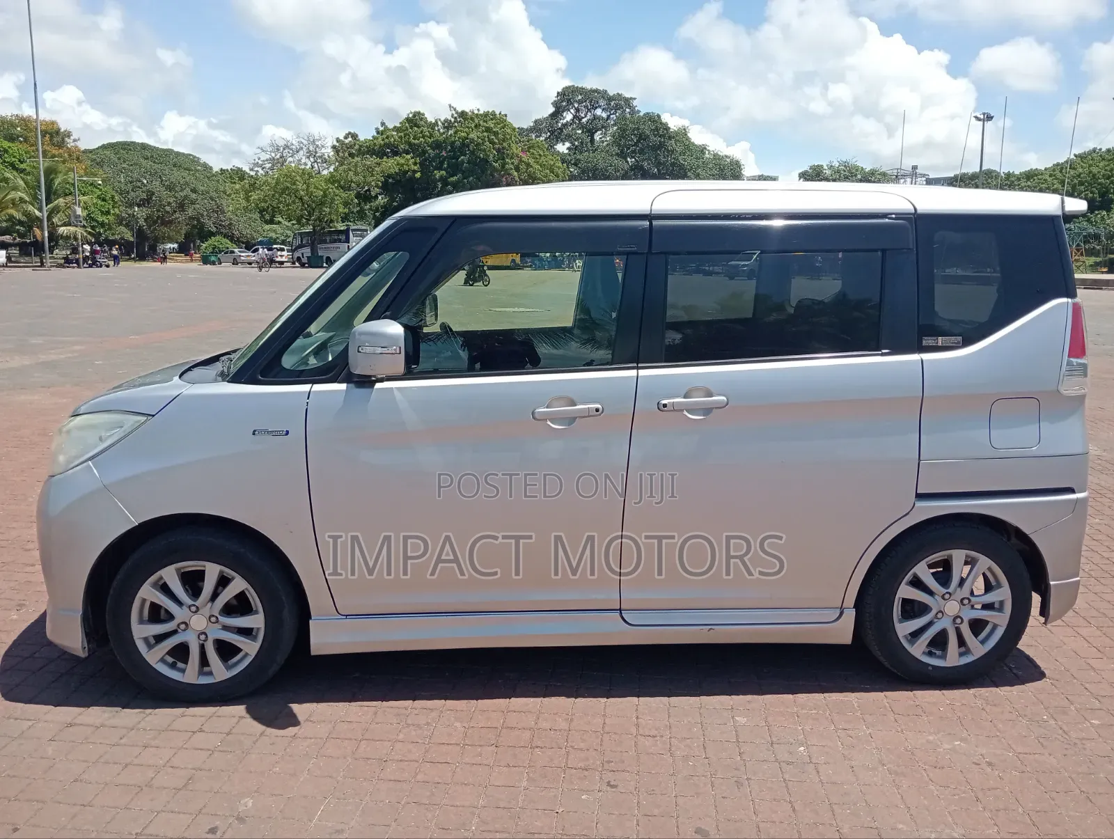Mitsubishi Delica 2016 Silver