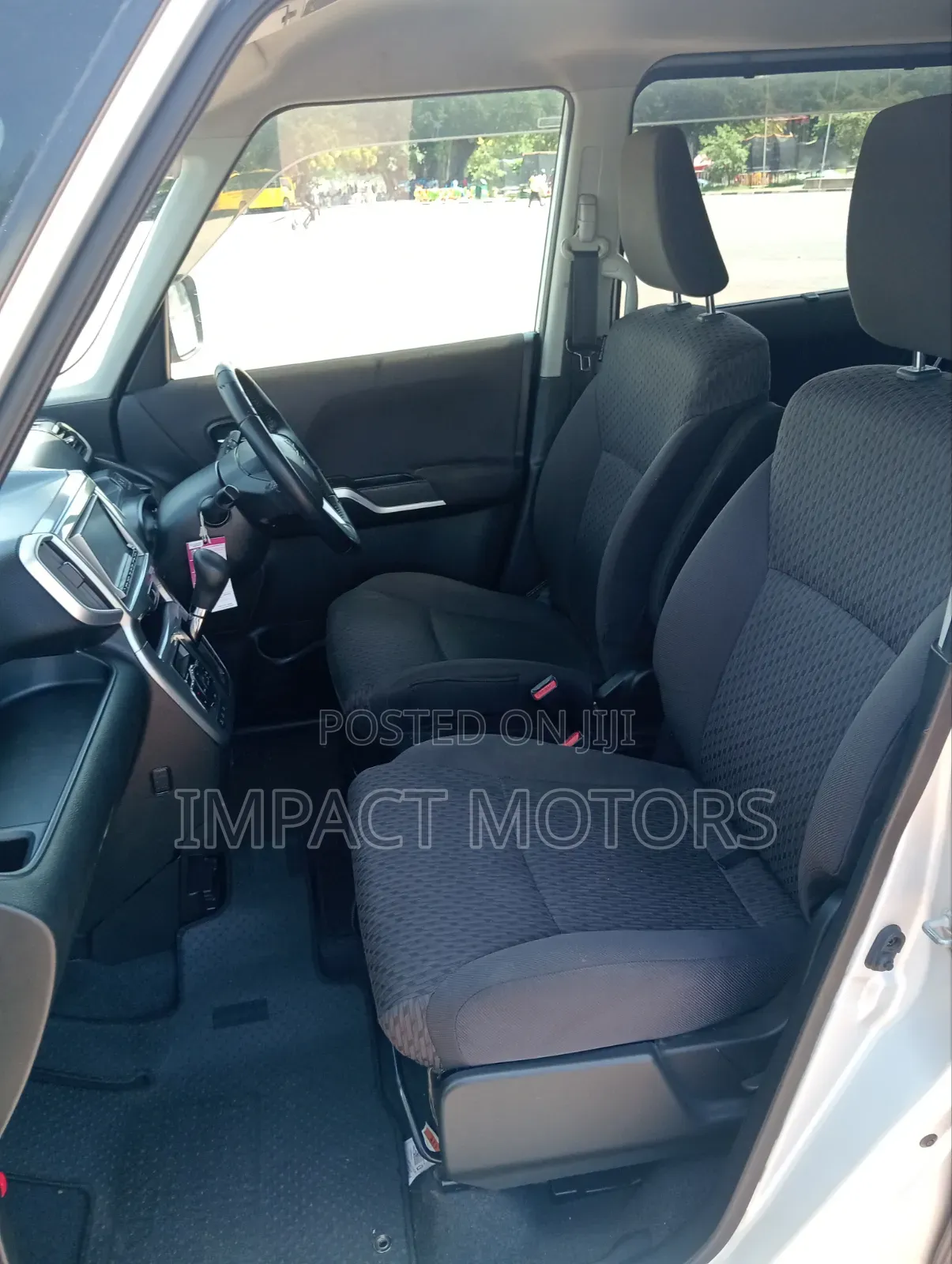 Mitsubishi Delica 2016 Silver