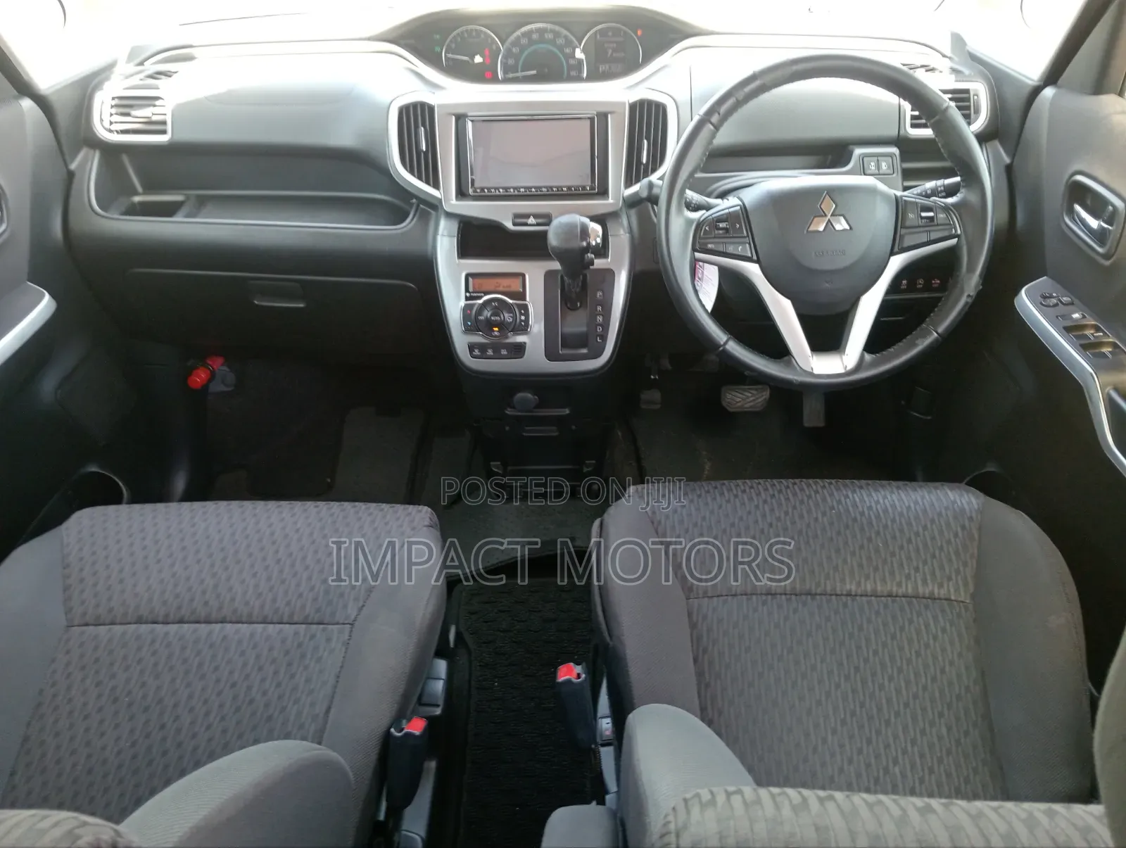 Mitsubishi Delica 2016 Silver