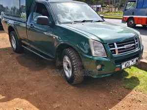 Isuzu D-MAX 2009 Green