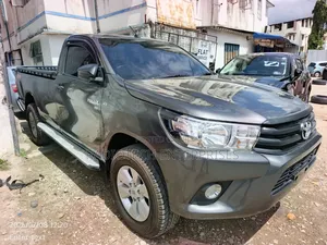 Toyota Hilux 2019 Gray
