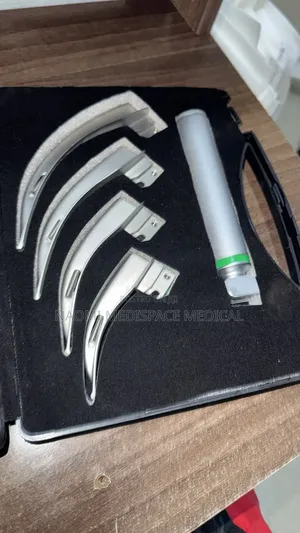 4 Blades Laryngoscope Fibre Optic
