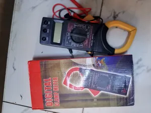 Digital Clamp Meter