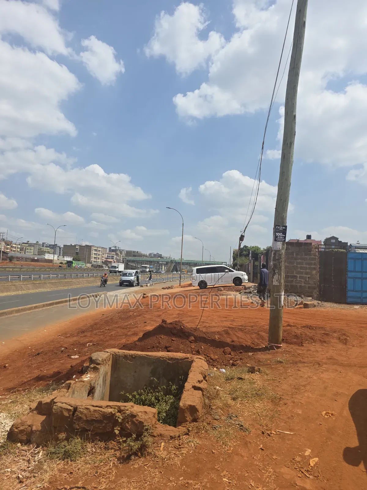 Distressed 100/100 Commercial Plot Touching Thika Super Highway.
