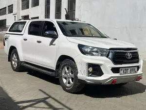 Toyota Hilux 2019 White