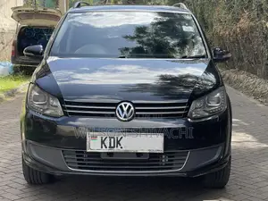 Volkswagen Touran 2015 Black