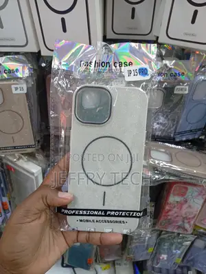 Iph15 Pro Shimmering Glitter Phone Case Featuring Integrated Magsafe