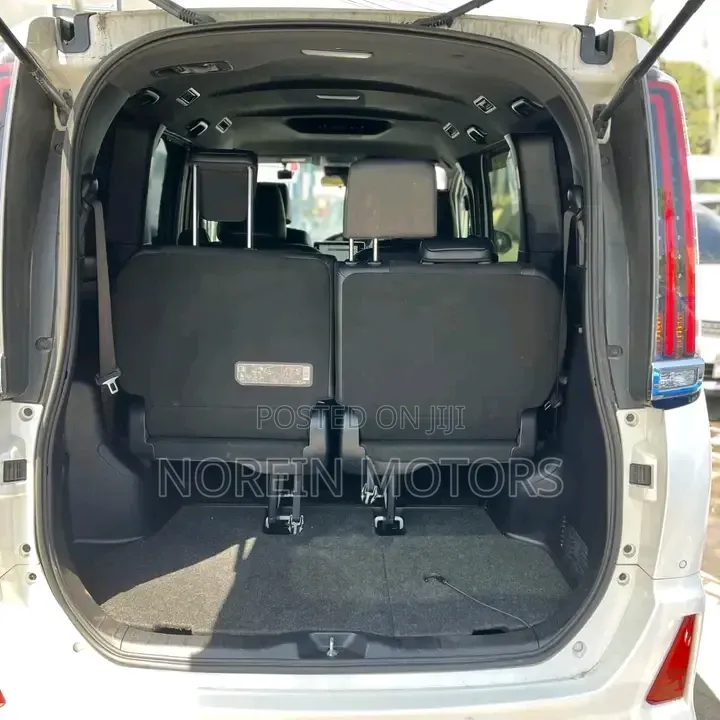 Toyota Noah 2019 White