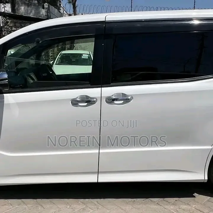 Toyota Noah 2019 White
