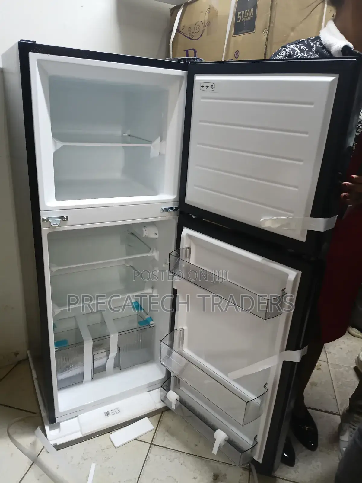 Midea 187l Energy Saving Fridge With Top Freezer