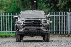 Toyota Hilux 2021 Green