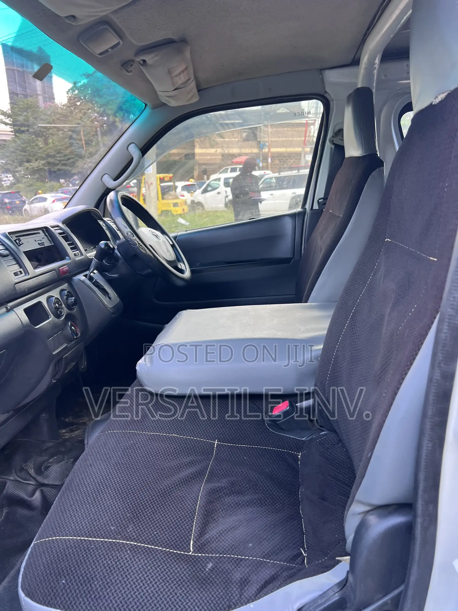 Toyota HiAce 2015 White