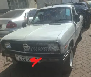 Nissan Hardbody 2009 White