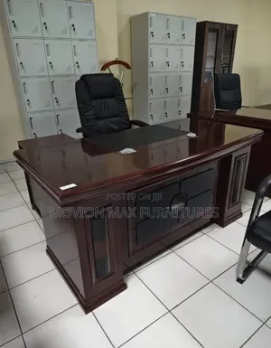 1.6m Executive Office Desk With Pedestal Drawers