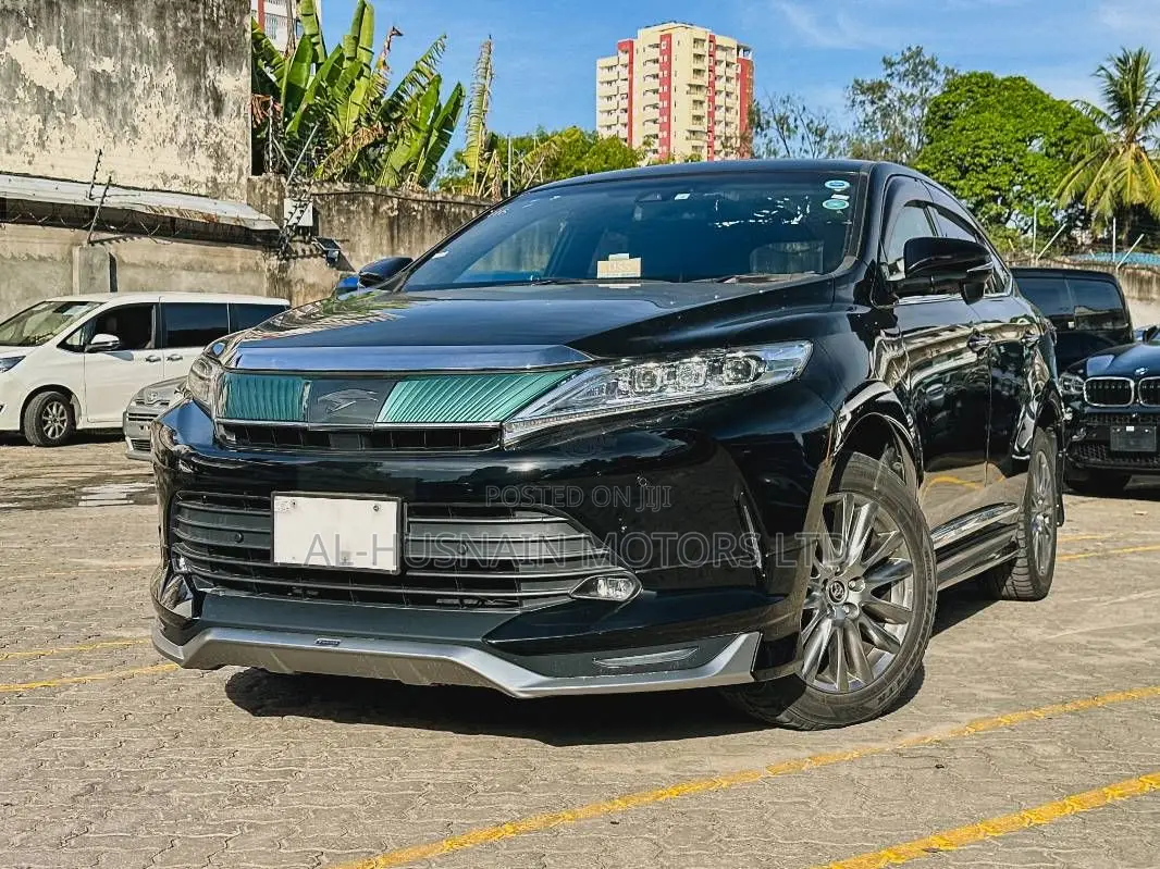 Toyota Harrier 2.0 2018 Black