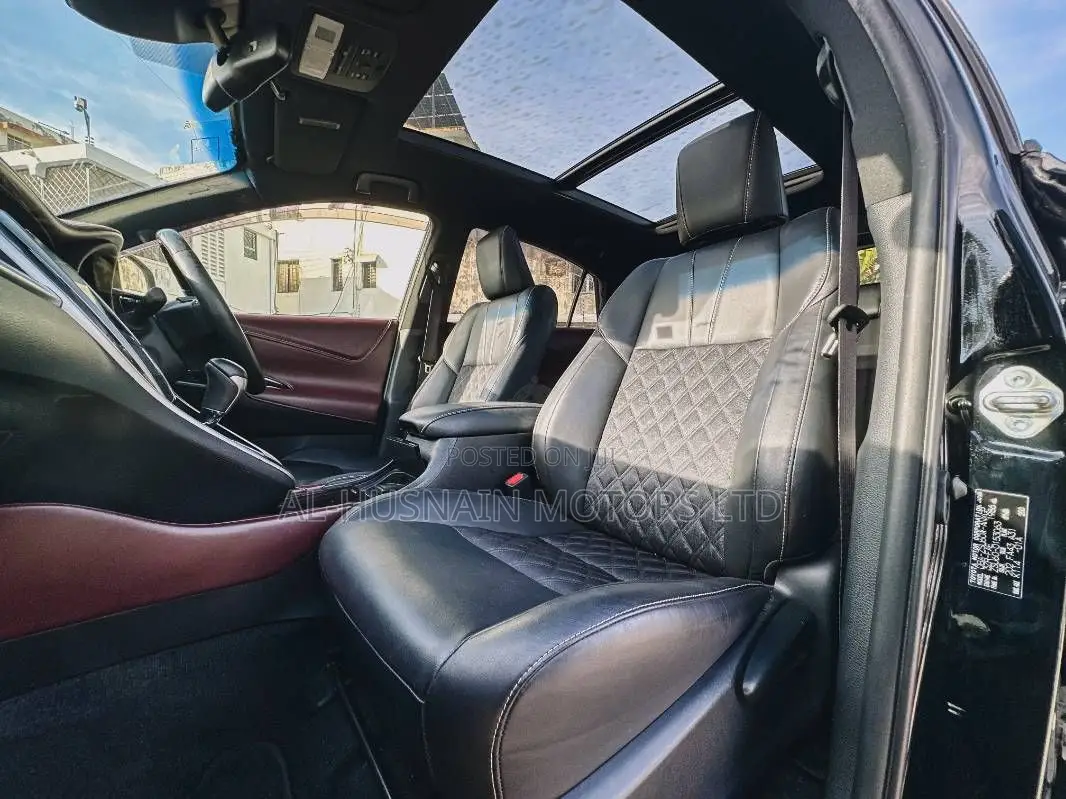 Toyota Harrier 2.0 2018 Black