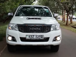 Toyota Hilux 2014 White