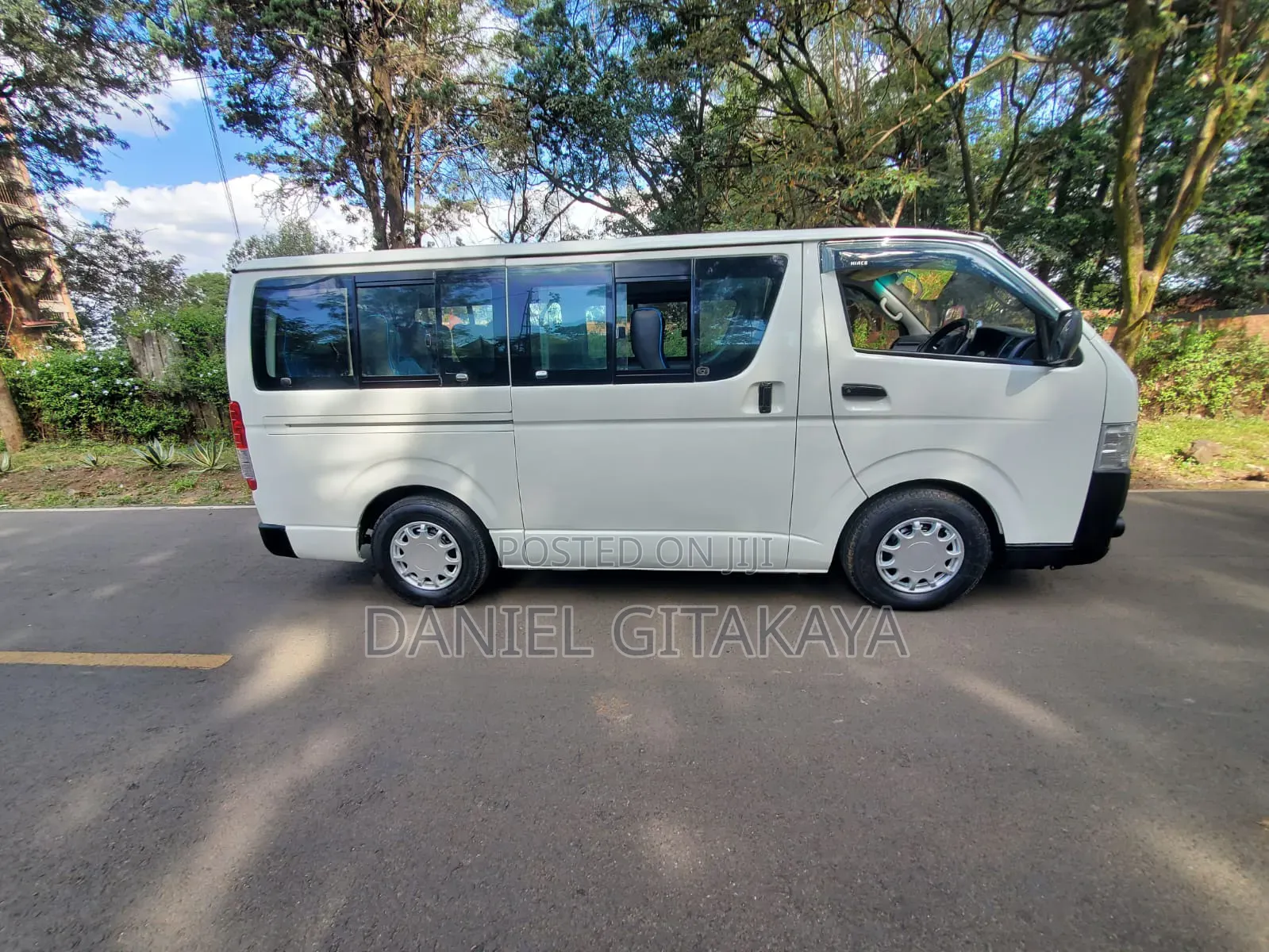 Toyota HiAce 2014 White