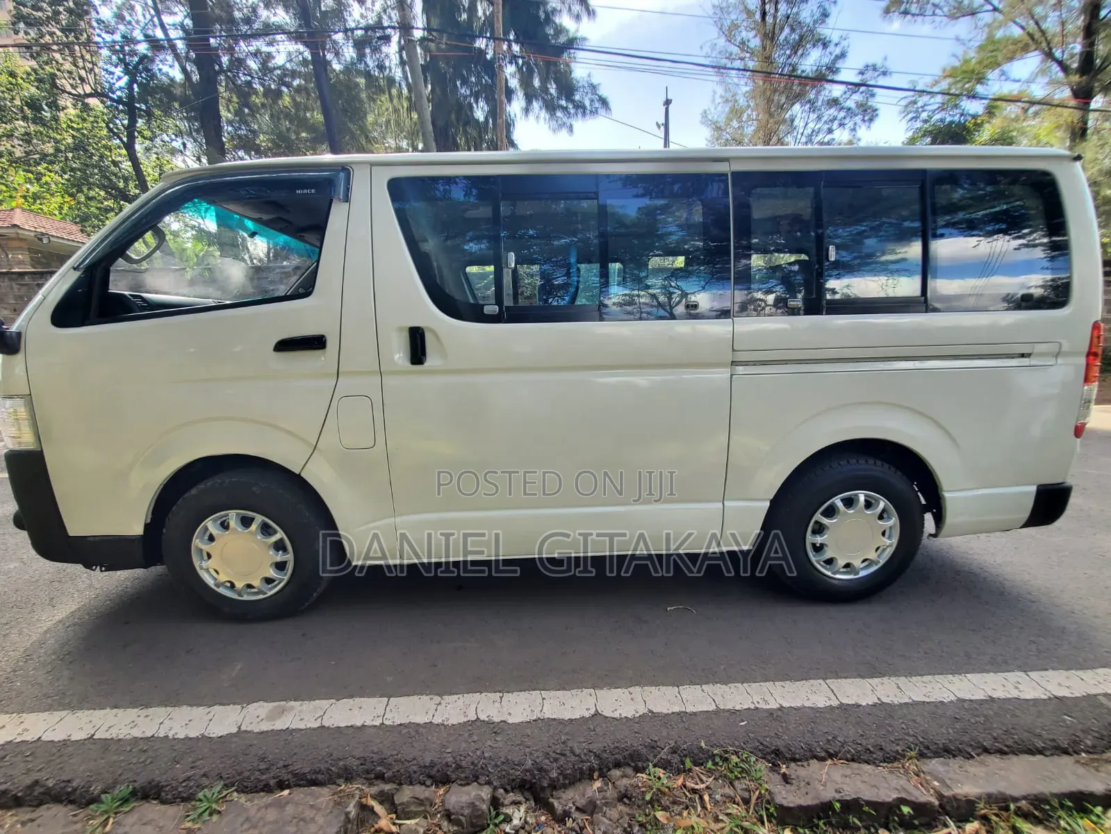 Toyota HiAce 2014 White