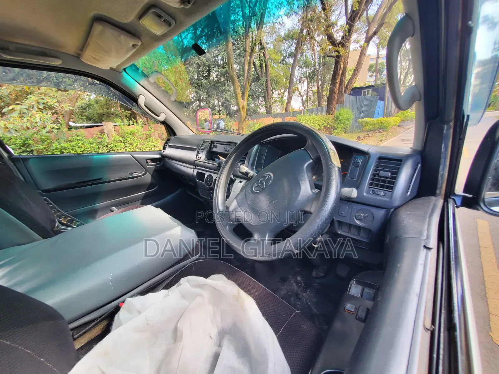 Toyota HiAce 2014 White