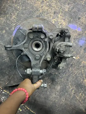 Front Hub Nv200