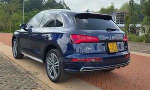 Audi Q5 2018 Blue