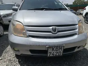 Toyota IST 2014 Silver