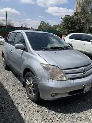Toyota IST 2014 Silver