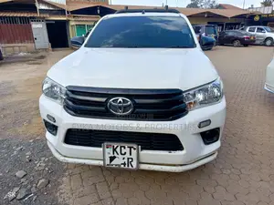 Toyota Hilux 2018 White