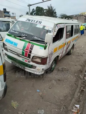 Toyota HiAce 2007 White