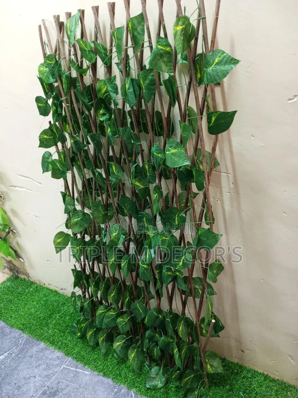 Artificial Stretchable Fences