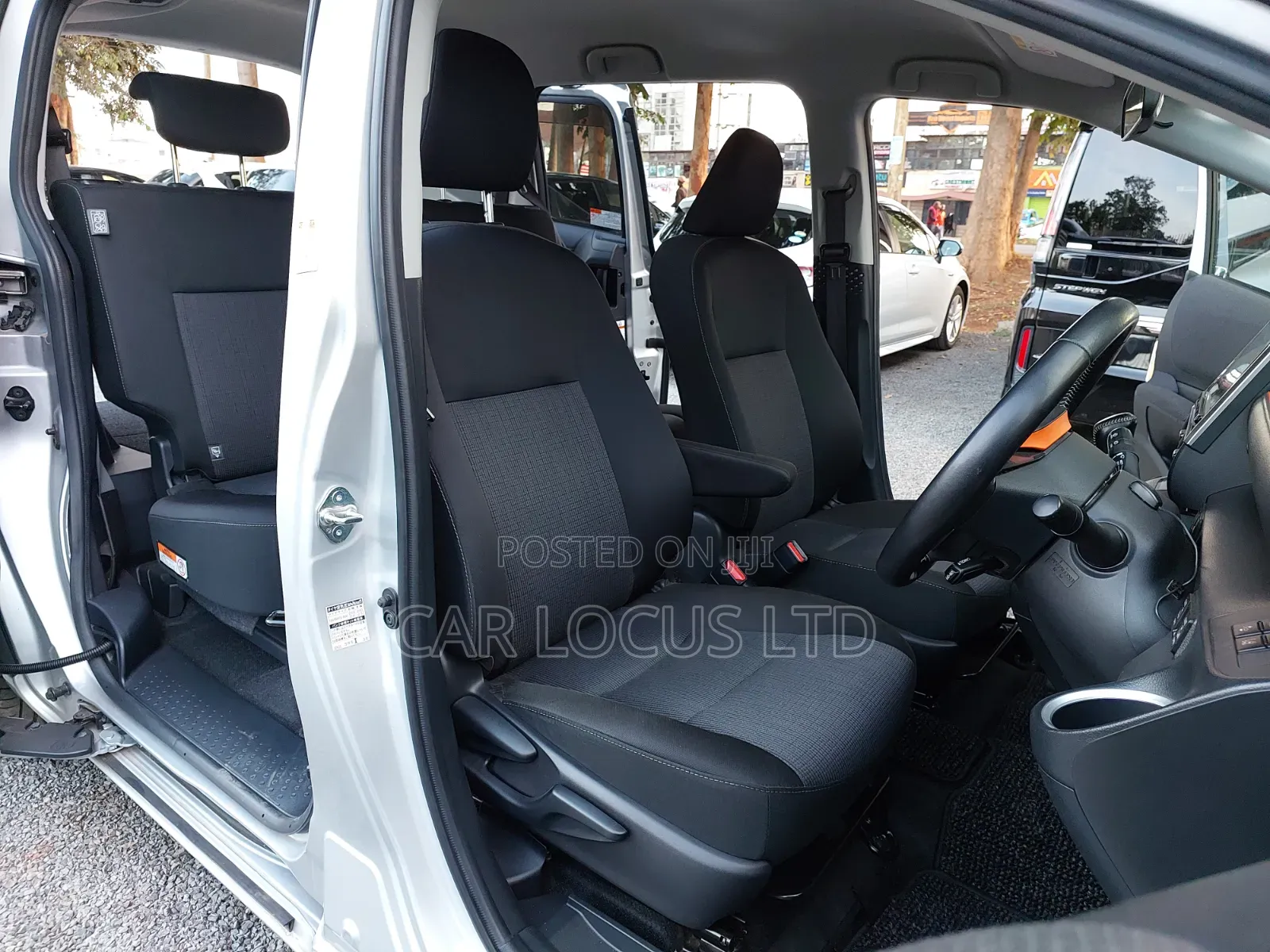 Toyota Sienta 2018 Silver