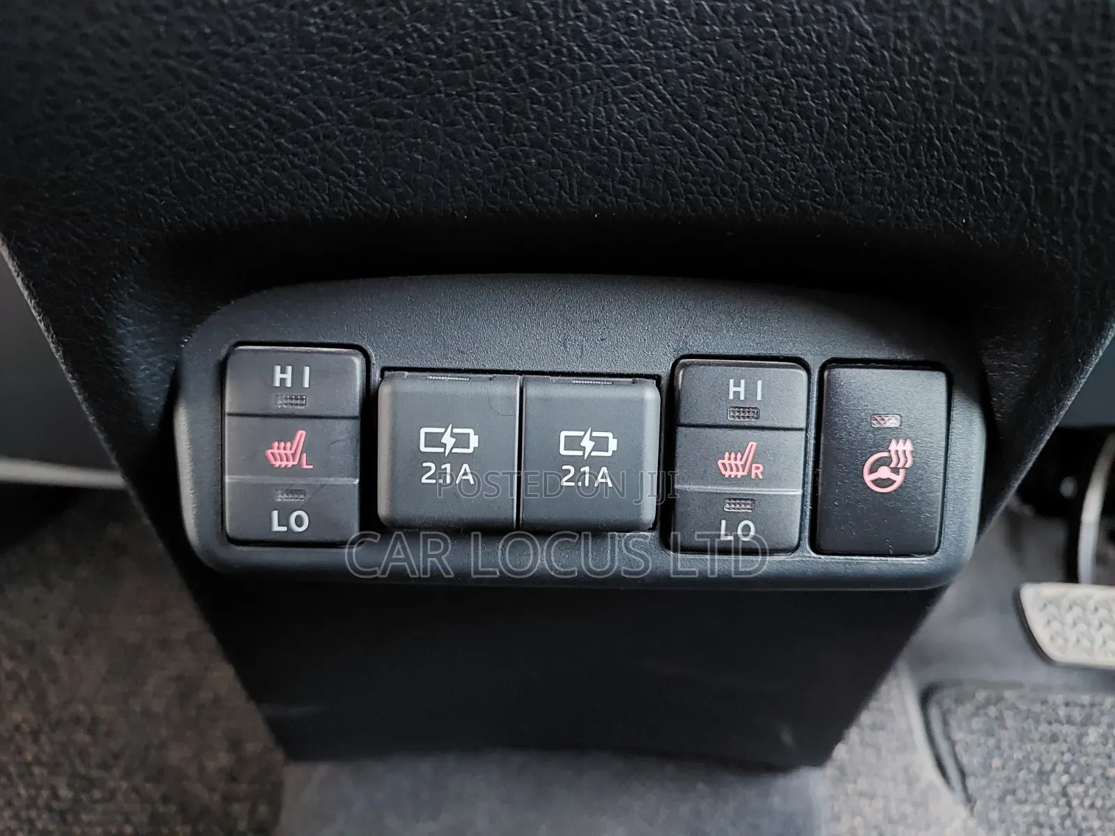 Toyota Sienta 2018 Silver