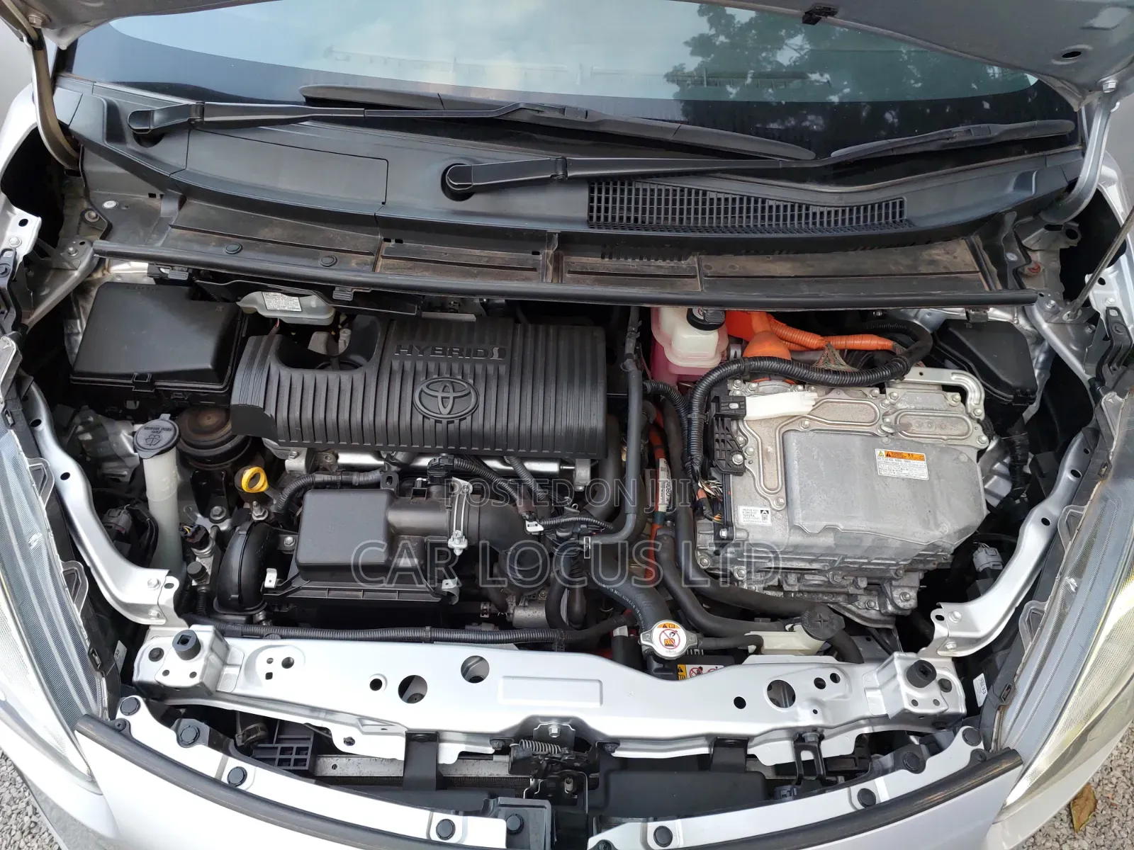 Toyota Sienta 2018 Silver