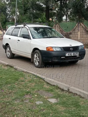Nissan Advan 2001 White