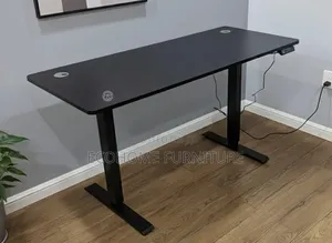 Adjustable Study Desk 1.4m by 0.6m. Height Adjust From 70cm to 11cm
