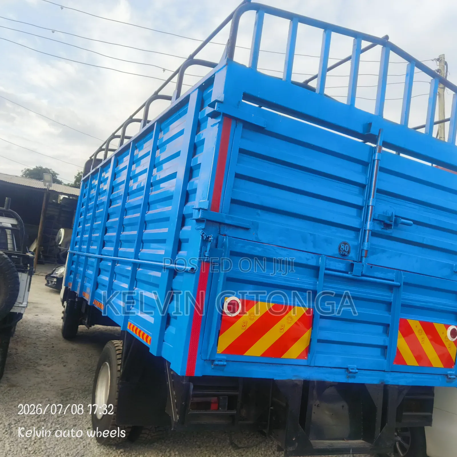 Mitsubishi Fuso Canter 2016 Blue