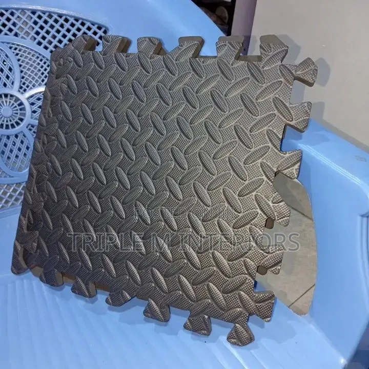 Black Interlocking Mat