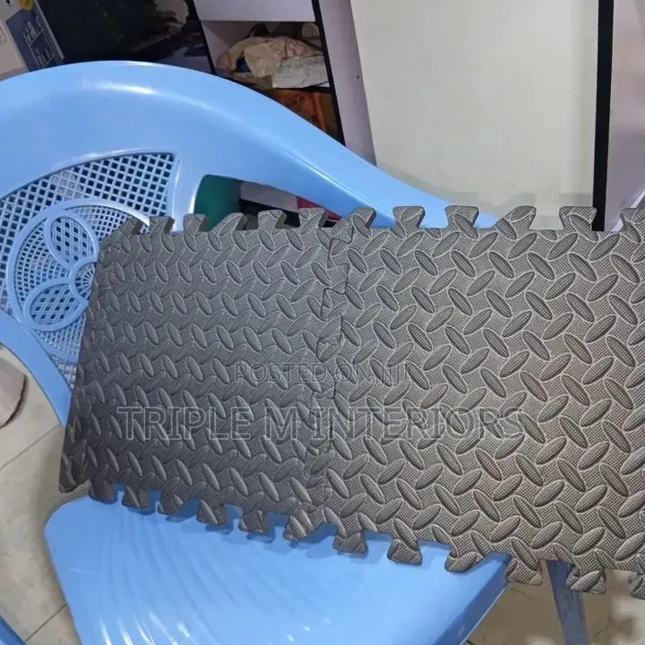 Black Interlocking Mat
