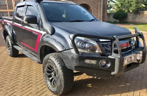 Isuzu D-MAX 2015 Black