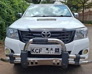 Toyota Hilux 2008 White
