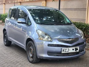 Toyota Ractis 2011 Silver