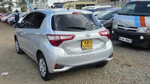Toyota Vitz 2018 Silver