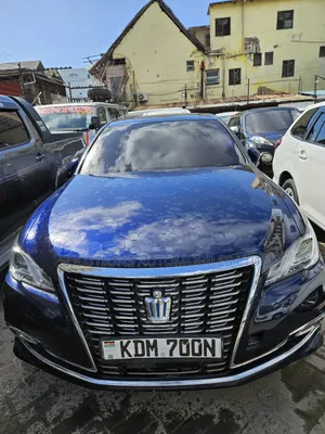 Toyota Crown 2016 Blue