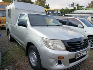 Toyota Hilux 2014 Gray