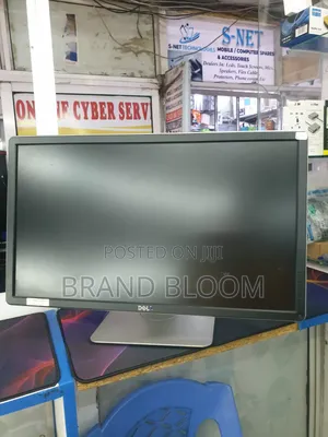 23" Monitor Streched