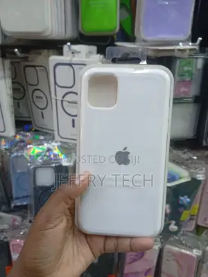 iPhone 11 Smooth, Flexible Exterior White Apple Silicone Case
