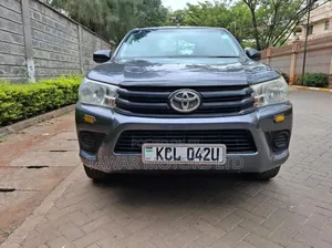 Toyota Hilux 2016 Gray