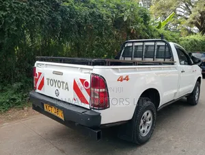 Toyota Hilux 2012